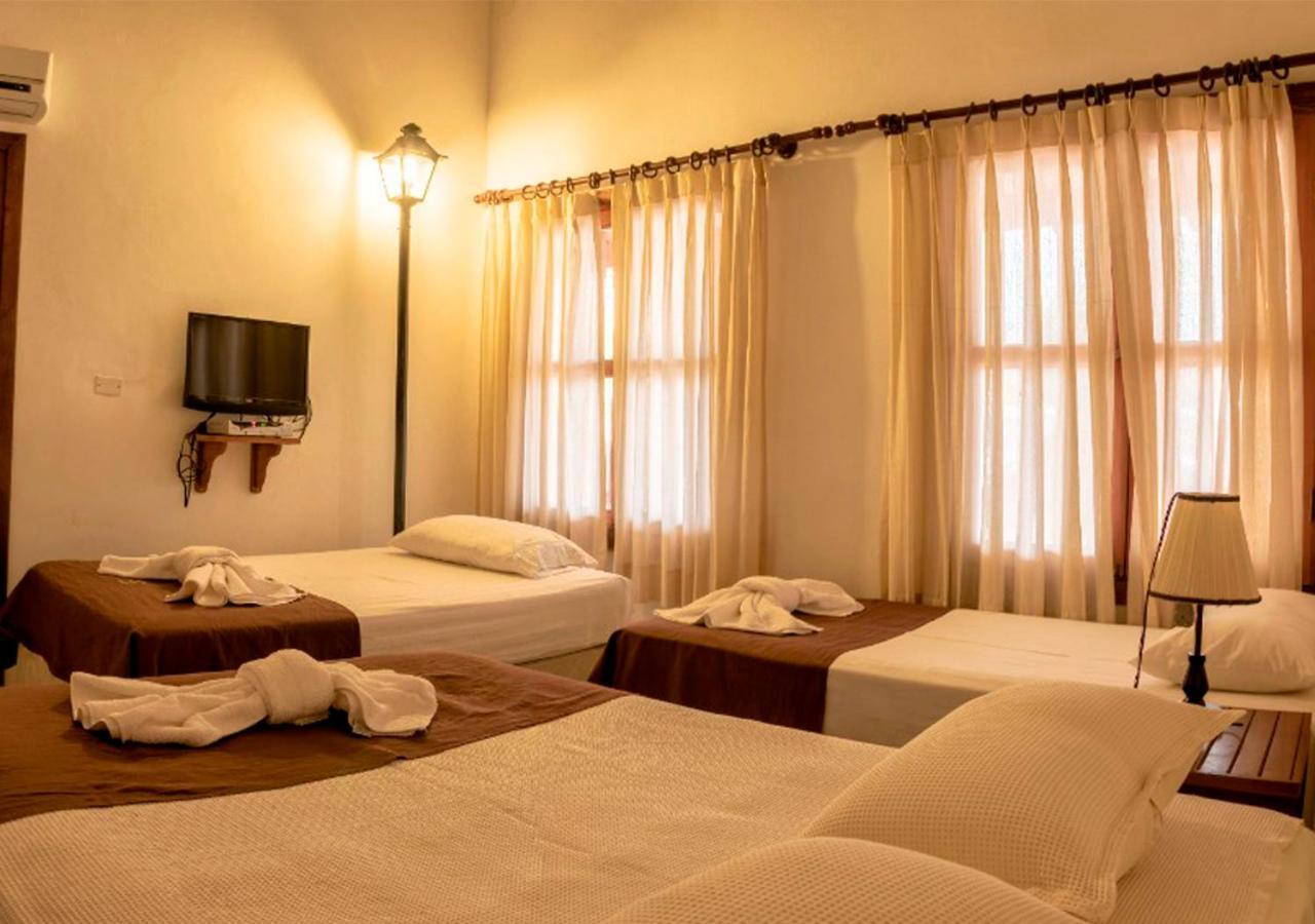 Hotel Mami Vilma Roboré Buitenkant foto
